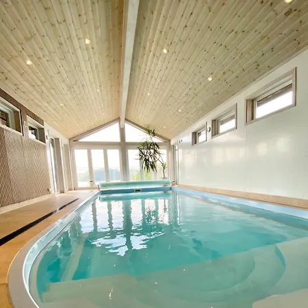 Tatil Evi Med Basseng Og Jacuzzi Med Nydelig Utsikt Farsund