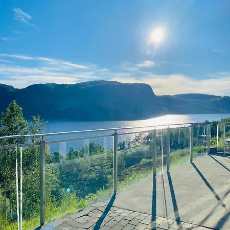 Tatil Evi Med Basseng Og Jacuzzi Med Nydelig Utsikt