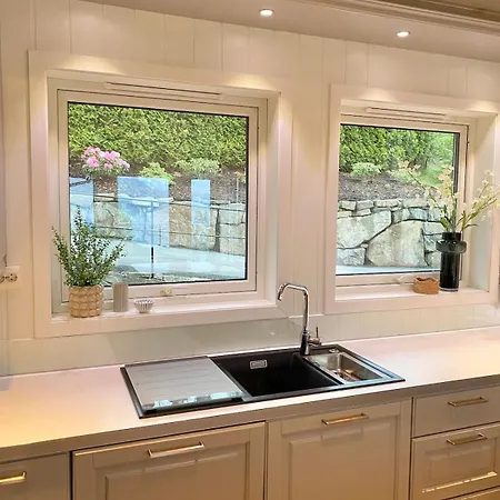Med Basseng Og Jacuzzi Med Nydelig Utsikt Tatil Evi *