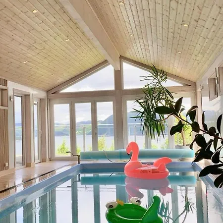 Dom wakacyjny Med Basseng Og Jacuzzi Med Nydelig Utsikt *