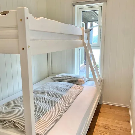 Tatil Evi Med Basseng Og Jacuzzi Med Nydelig Utsikt Farsund