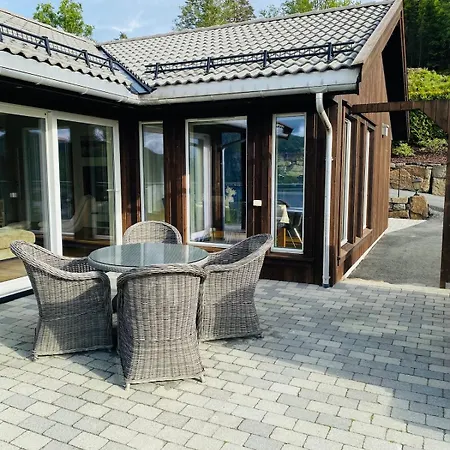 Med Basseng Og Jacuzzi Med Nydelig Utsikt Tatil Evi *