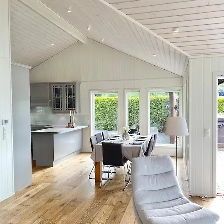 Tatil Evi Med Basseng Og Jacuzzi Med Nydelig Utsikt *
