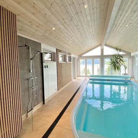 Med Basseng Og Jacuzzi Med Nydelig Utsikt Tatil Evi *